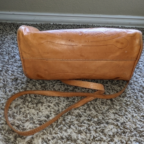 Genuine Leather Purse Hand Tooled Design Burnished with Detachable Strap - Picture 6 of 13